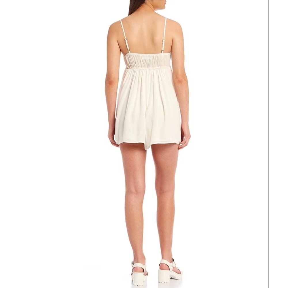 Coco + Jaimeson Crochet Trim Romper ~ NWT ~ Winter White ~, Medium - Picture 3 of 5